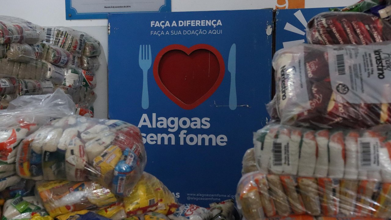 Detran/AL entrega 6 toneladas de alimentos ao Alagoas Sem Fome