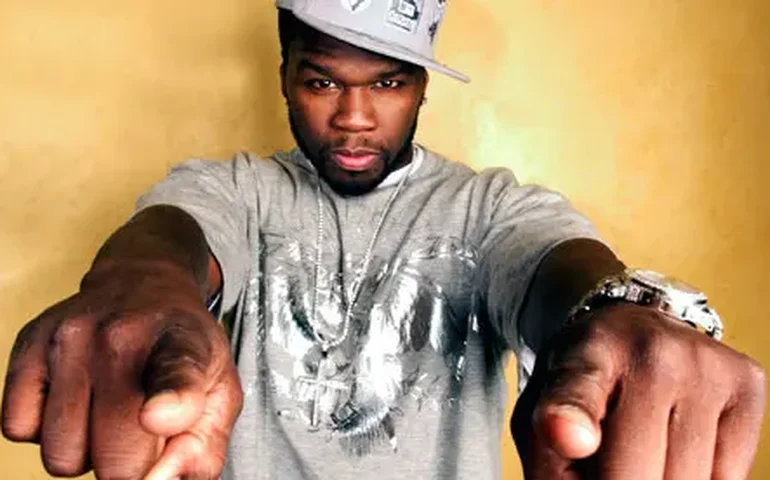 Rapper 50 Cent é processado por apresentadora atingida na cabeça por microfone durante show