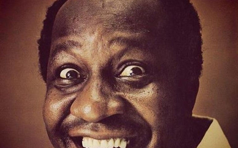 Estilo Mussum volta, forte e alegre, na filmagem de sua luta e sua história