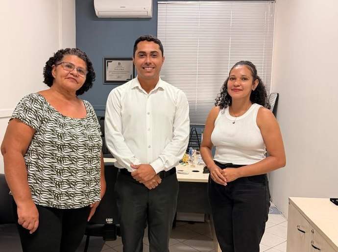 Vereador David do Emprego apoia mobilização para reconstrução de Barraca na orla de Maceió