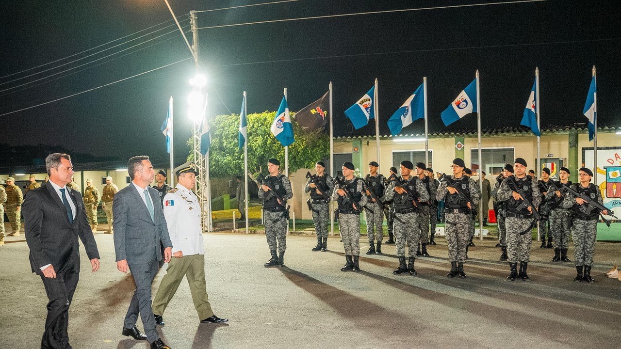 Governador prestigia solenidade na Academia de Polícia Militar e promove quase mil militares
