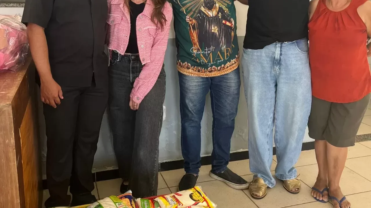 Bom Jesus Solidário distribui meia tonelada de alimentos para instituições de Penedo