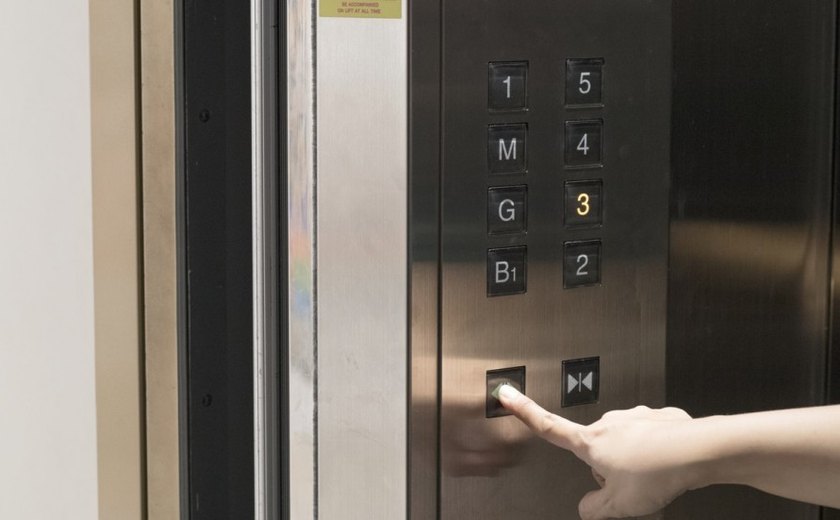 Lei obriga sinalização em braile nos elevadores em Maceió