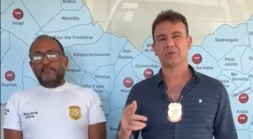 Delegado Carlos José e o ﻿chefe de operações da delegacia da região, Flávio Moreira, deram mais informações sobre o caso / Foto: Reprodução