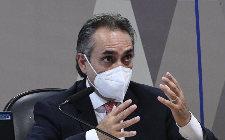 Carlos Bolsonaro foi à reunião de Wajngarten com Pfizer, diz Murillo à CPI