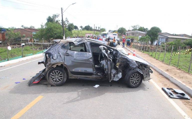  Caso Feira Grande: Polícia Científica aponta que carro capotou antes de passar por cima de moto    