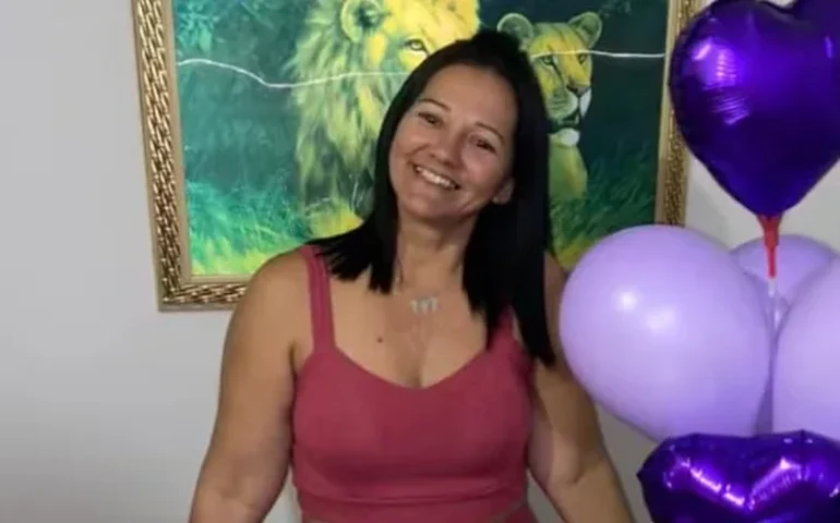 Parentes se despedem de mulher morta a tiros em São Gonçalo: 'Ainda sem acreditar'