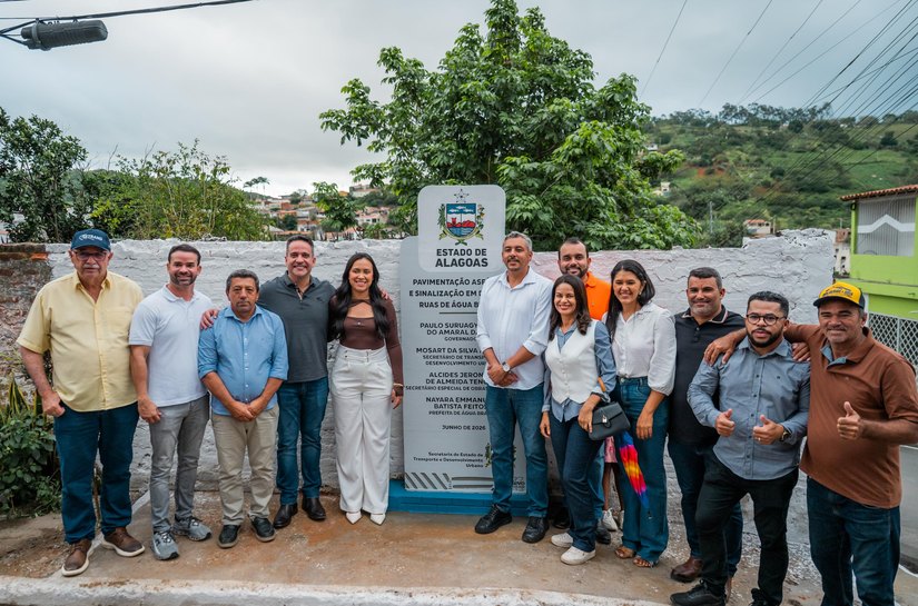Governo de Alagoas entrega pavimentação urbana de 25 ruas em Água Branca