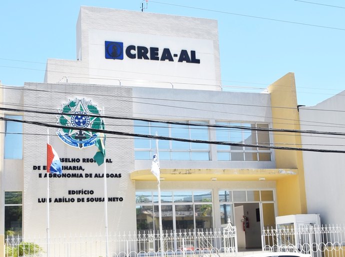 Conselheiro cobra esclarecimentos sobre reforma da sede do Crea/AL