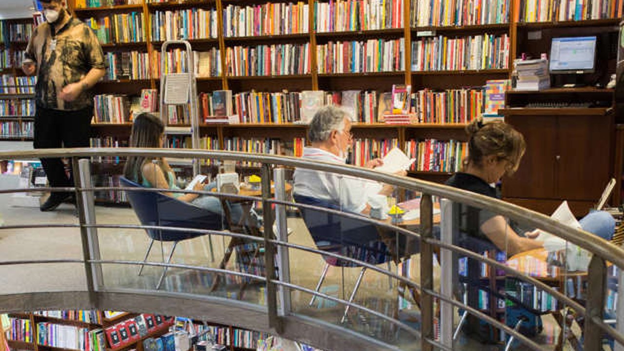 Com características, diferentes, livrarias têm a cara da Avenida Paulista