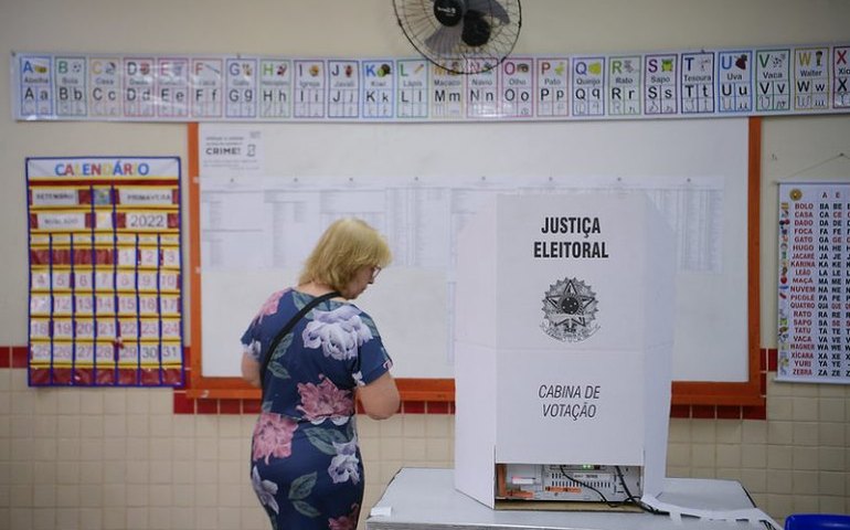 Sancionada lei que muda regras sobre idade mínima dos candidatos a cargos eletivos