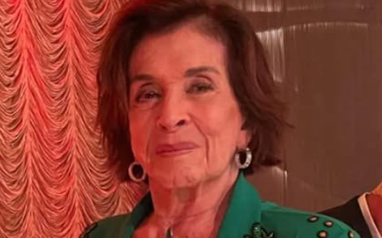 Betty Faria conta que filho tentou impedir ensaio nu para a 'Playboy': 'Meus amigos compram'