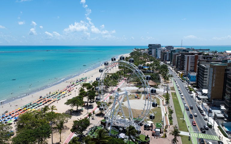 Maceió lidera ranking de destinos mais vendidos da Azul Viagens em 2025