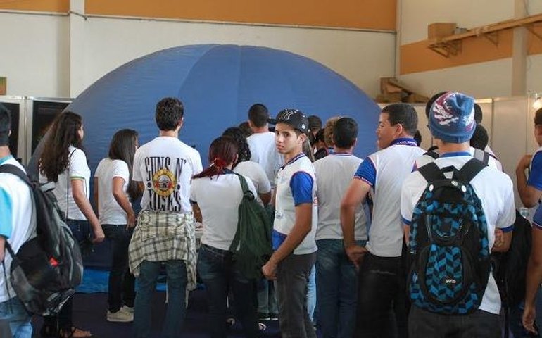 Pesquisas e exposições astronômicas são atrações de stand