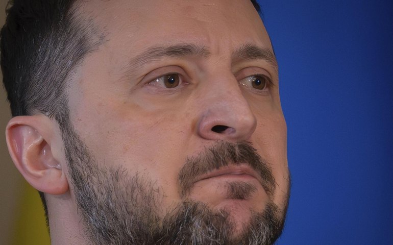 Reino Unido torna a ludibriar Zelensky com promessa de adesão à OTAN, diz jornalista irlandês