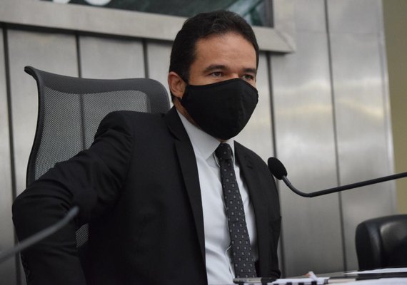 Parlamento lamenta os mais de 500 mortos pela Covid-19 e decreta luto