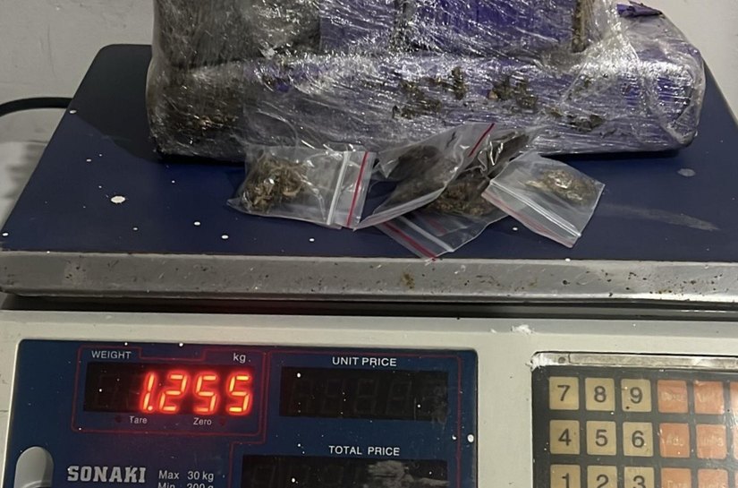 PM apreende arma, drogas e recupera moto com queixa de roubo em ações no Agreste