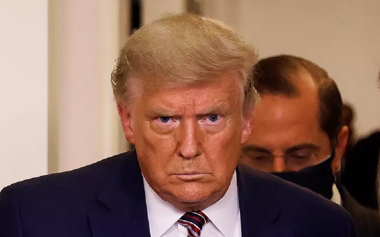 Relatório final de comissão culpa Trump por invasão do Capitólio