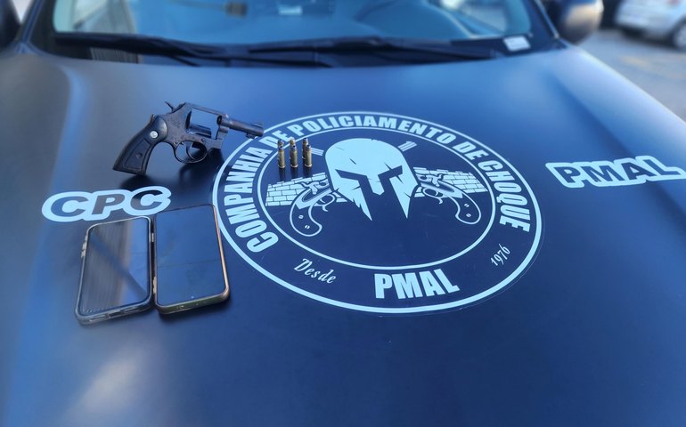 Arma de fogo e quase 3 kg de maconha são retirados das ruas em ações da PM