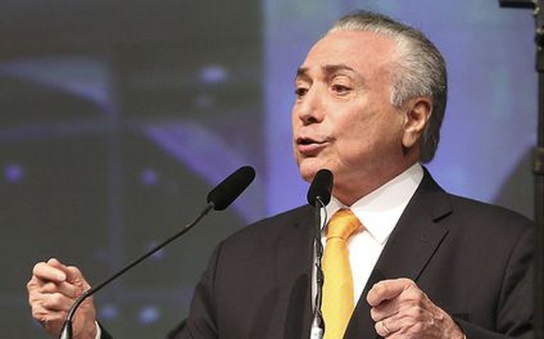 Temer assina MP que prevê parcelamento de débitos previdenciários