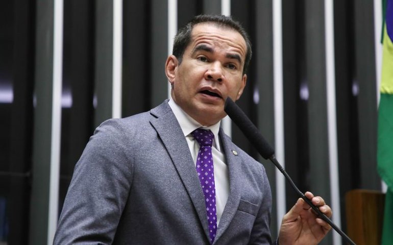 Proposta aumenta pena para contrabando de equipamento médico