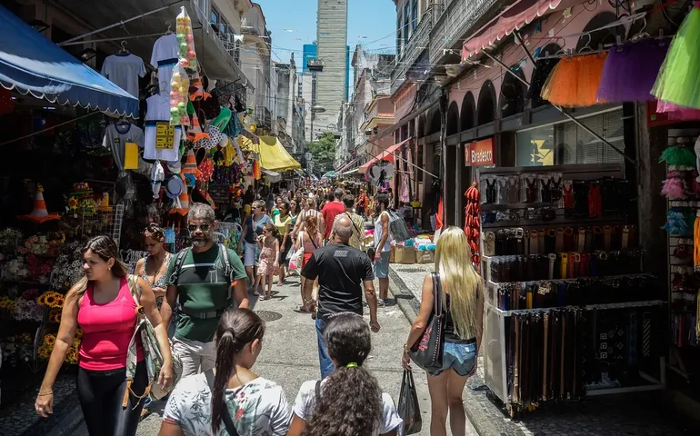 Confiança com o futuro cresce entre consumidores da Região Metropolitana do Rio, aponta IFec RJ