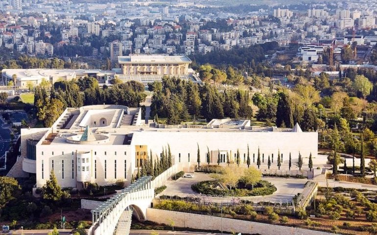 Suprema Corte de Israel decide que ultraortodoxos devem começar a ser recrutados pelo Exército