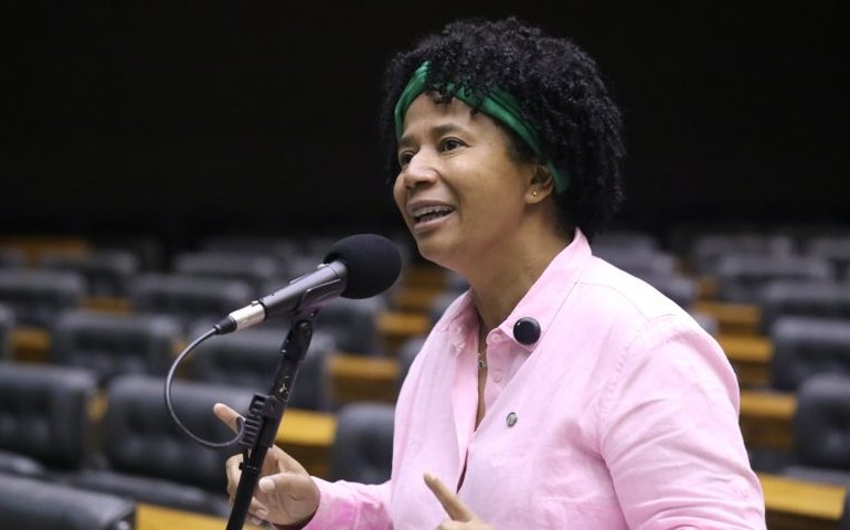 Comissão aprova emissão gratuita de segunda via de documento perdido em desastre natural