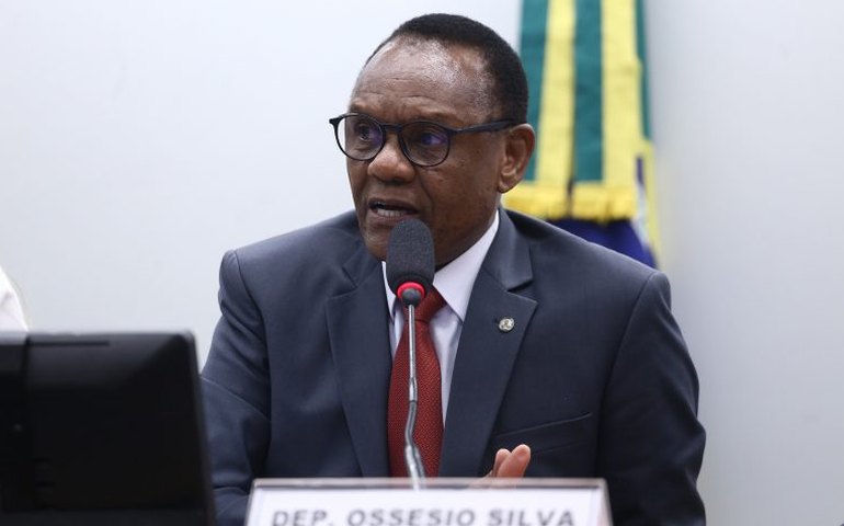 Comissão aprova medidas para prevenção ao suicídio em plataformas digitais