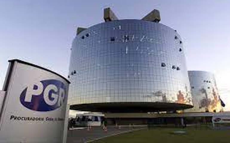 PGR defende que suposto espião russo continue preso no Brasil