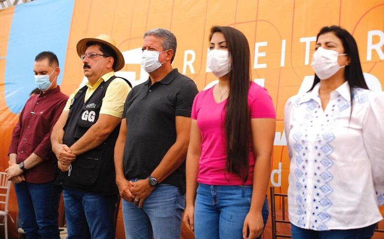 Ao lado do Dep. Arthur Lira, Prefeito Gilberto e Gabriela Gonçalves, entrega melhorias à população espalhadas por todo o município de Rio Largo