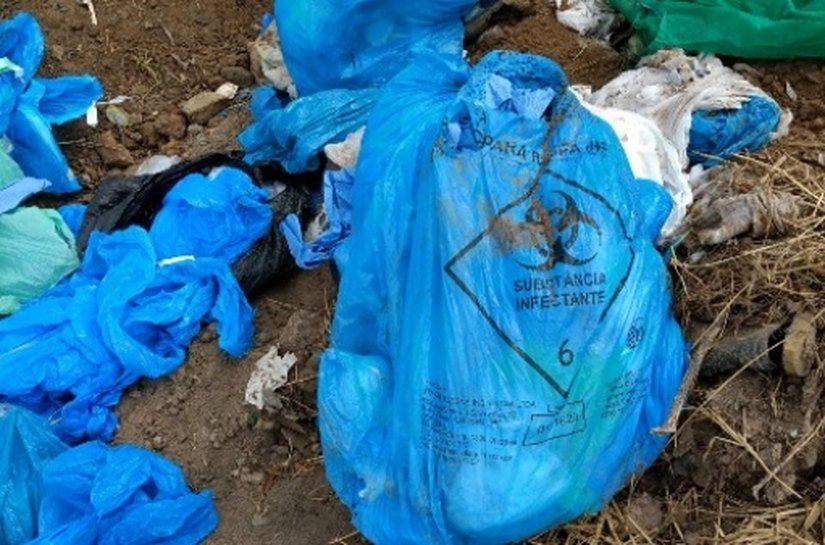Lavanderia é autuada por descarte irregular de roupas contaminadas