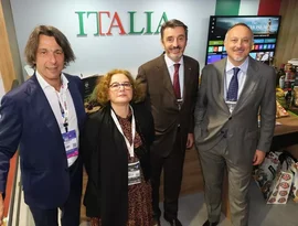 Embaixador da Itália visita pavilhão do país na Apas Show 2026