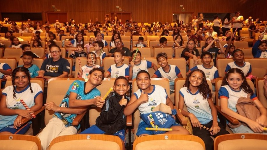 Estudantes participam de concerto da Orquestra Sinfônica de Lisboa