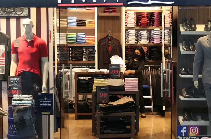 Entenda os direitos do consumidor para trocas de presentes de Natal