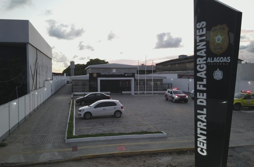 Polícia Civil prende homem acusado de estuprar vizinha em Rio Largo