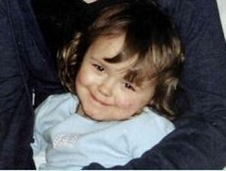 Chloe, morta pela mãe em 2003