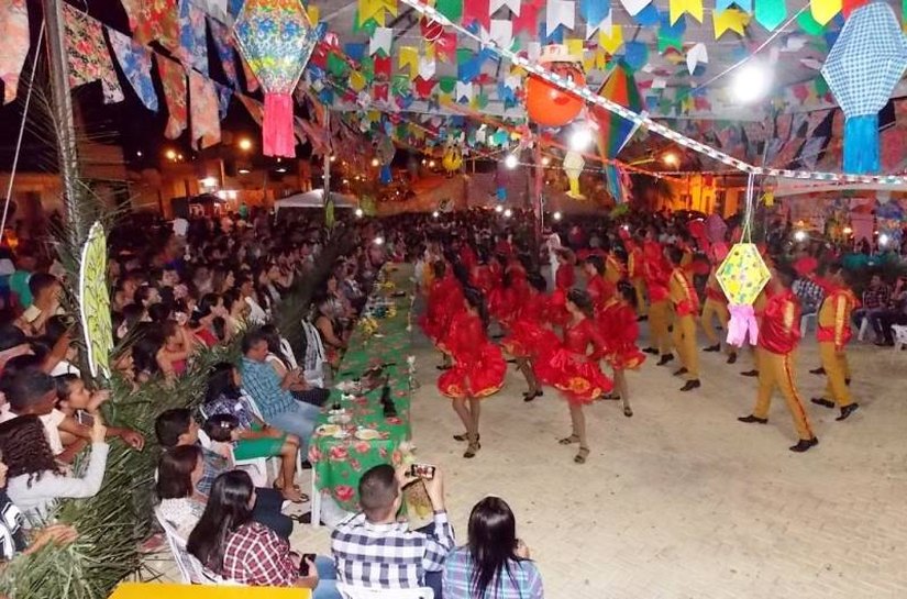 Senador Rui Palmeira promove o São João na Rua 'Eita comé bom'