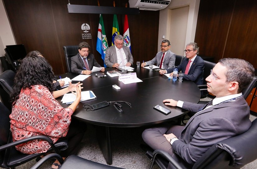Centro de Inteligência do TJAL discute combate a demandas predatóriasCentro de Inteligência do TJAL discute combate a demandas predatórias