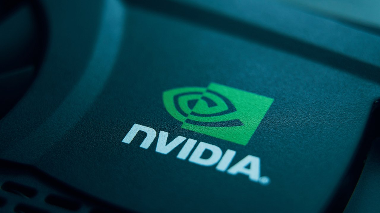 Nvidia alcança quase US$ 4 trilhões em valor de mercado, distanciando de pares do setor