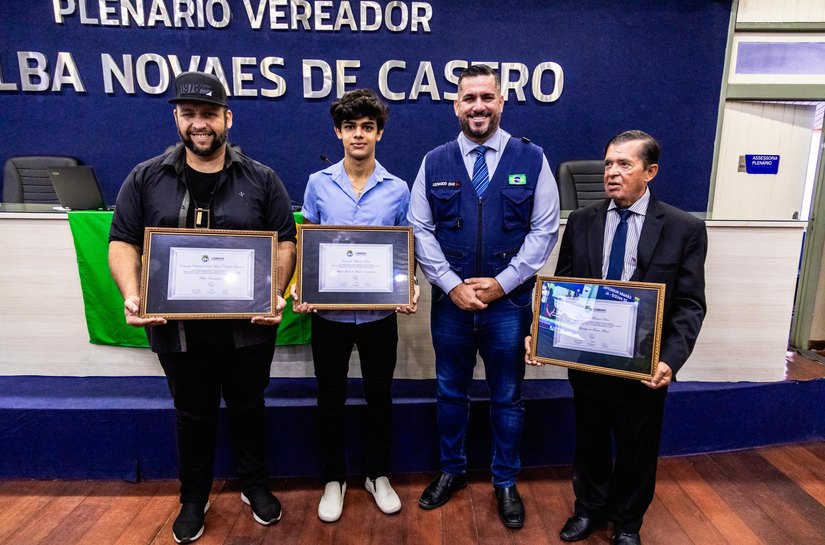 Câmara entrega comenda Aldemar Paiva ao radialista França Moura e seu filho Alisson Moura (in memorian)