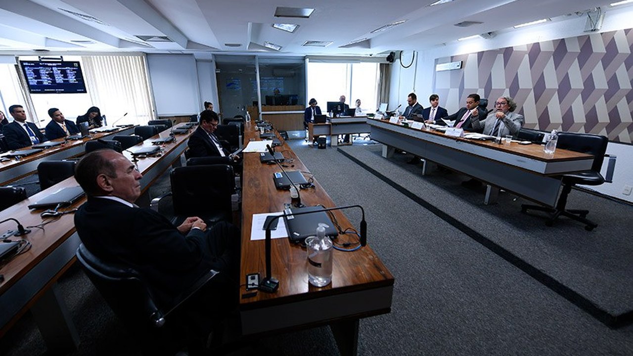 Debatedores divergem sobre favorecimento do réu em decisão penal com empate