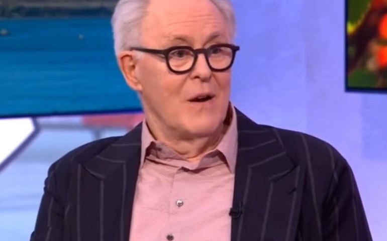 John Lithgow diz que não esperava críticas por aceitar papel em série de 'Harry Potter'