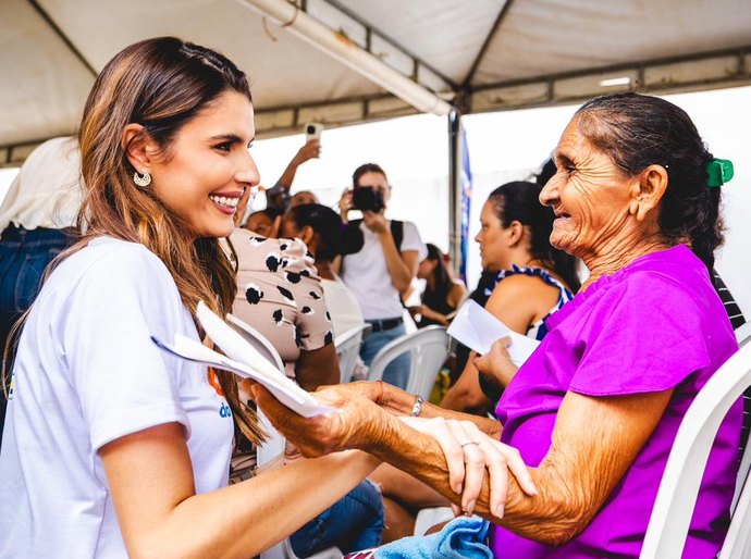 Ao lado do prefeito Bueno Higino, Marina Candia leva Olhar da Gente a Coité do Noia