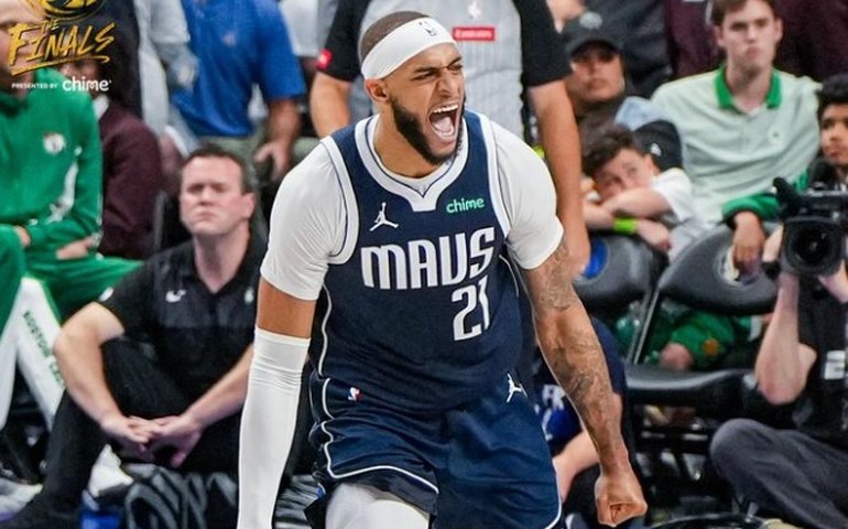 Mavericks mostram confiança após 1ª vitória na final da NBA e técnico elogia Doncic: 'Infernal'