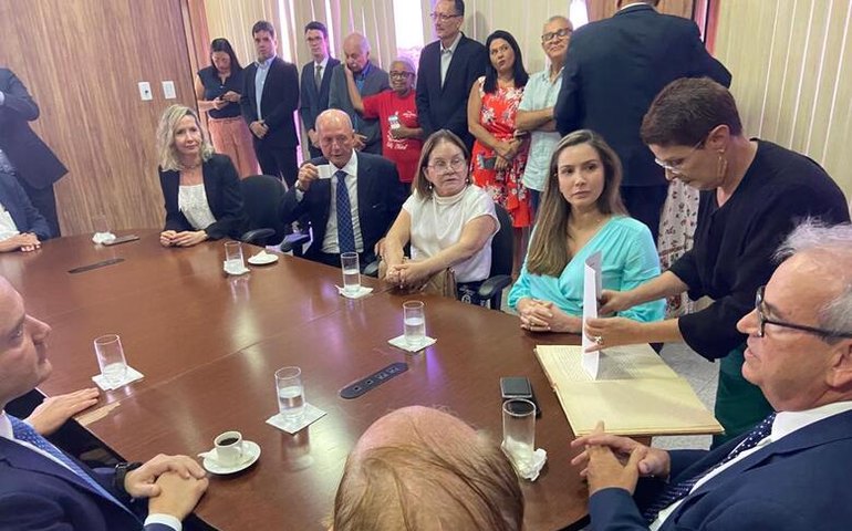 Renata Calheiros toma posse como conselheira do Tribunal de Contas de Alagoas