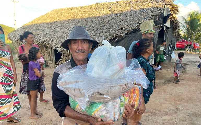 Prefeitura de Palmeira promove ação humanitária na Aldeia Pankaxuri, que teve alojamento interditado