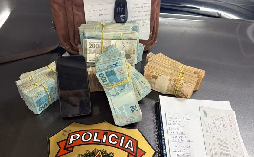 Empresário é preso pela PF dentro da Prefeitura de Murici com R$ 270 mil em espécie