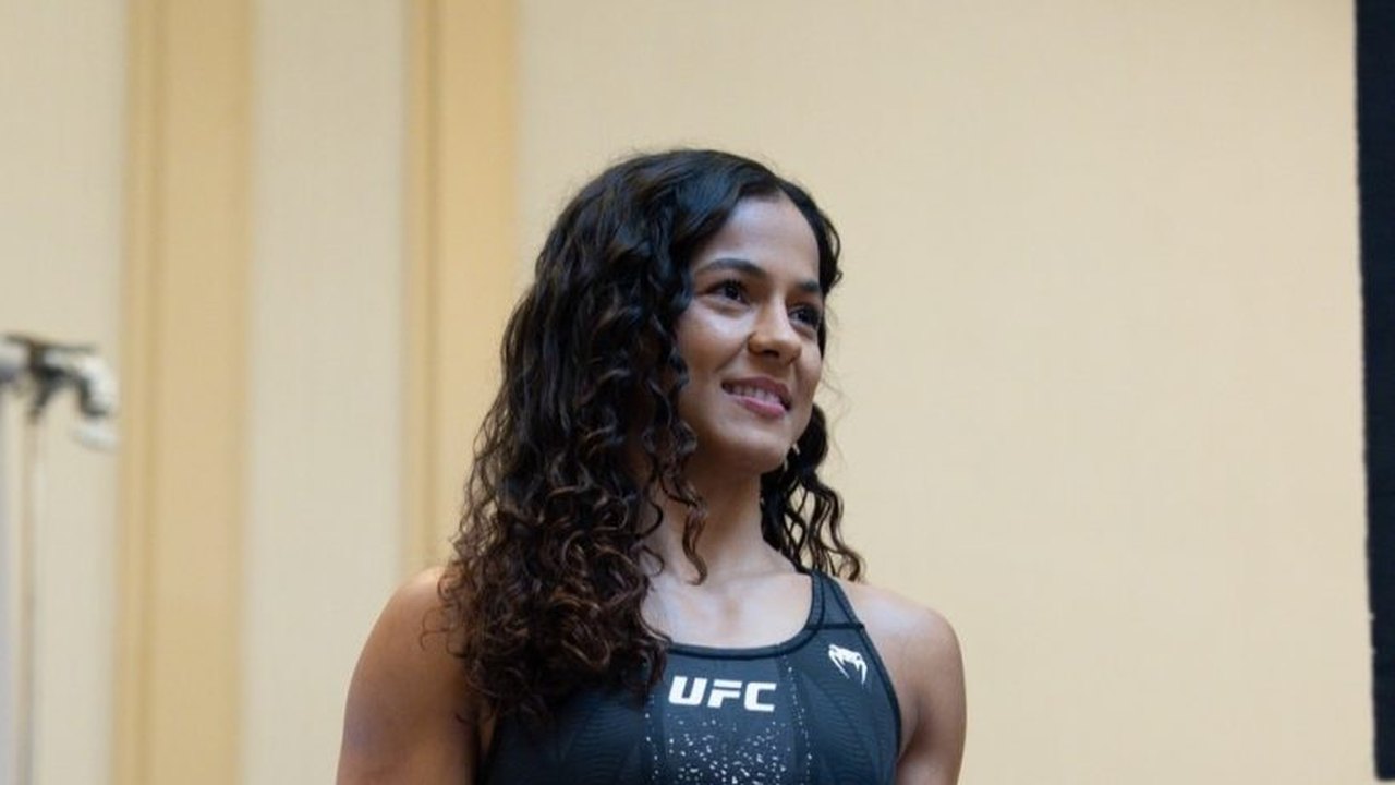 Natália Silva abre o jogo sobre críticas relativas à conquista do cinturão dos moscas do UFC