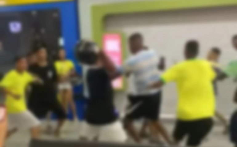 Adolescente morre em tiroteio após briga em shopping no interior de SP